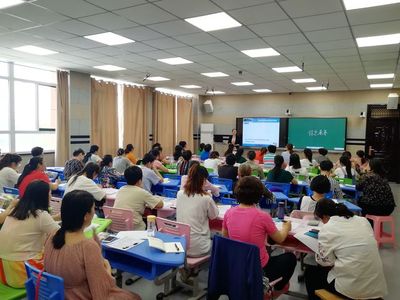 图书馆与图木舒克市教育局携手合作，共推教育智能化发展