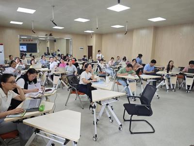 AI赋能新形态教学 护理学院探索教育智能化新路径